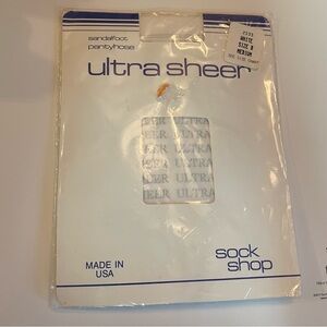 Ultra Sheer Sandalfoot Pantyhose - White size B medium